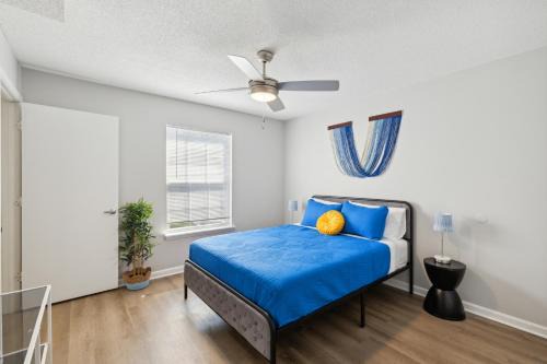 Westover Apartment | CB 3504-103 Fayetteville Oasis I Modern, Comfy