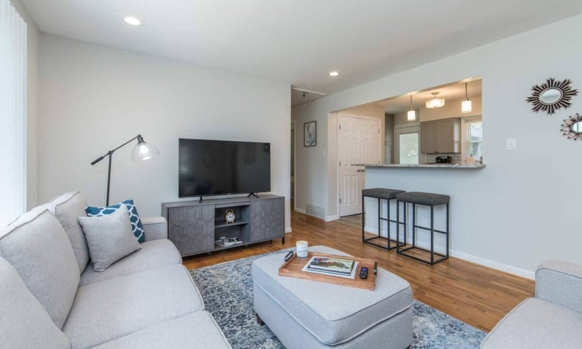 Open Gates House | Cecil's Cozy Cottage