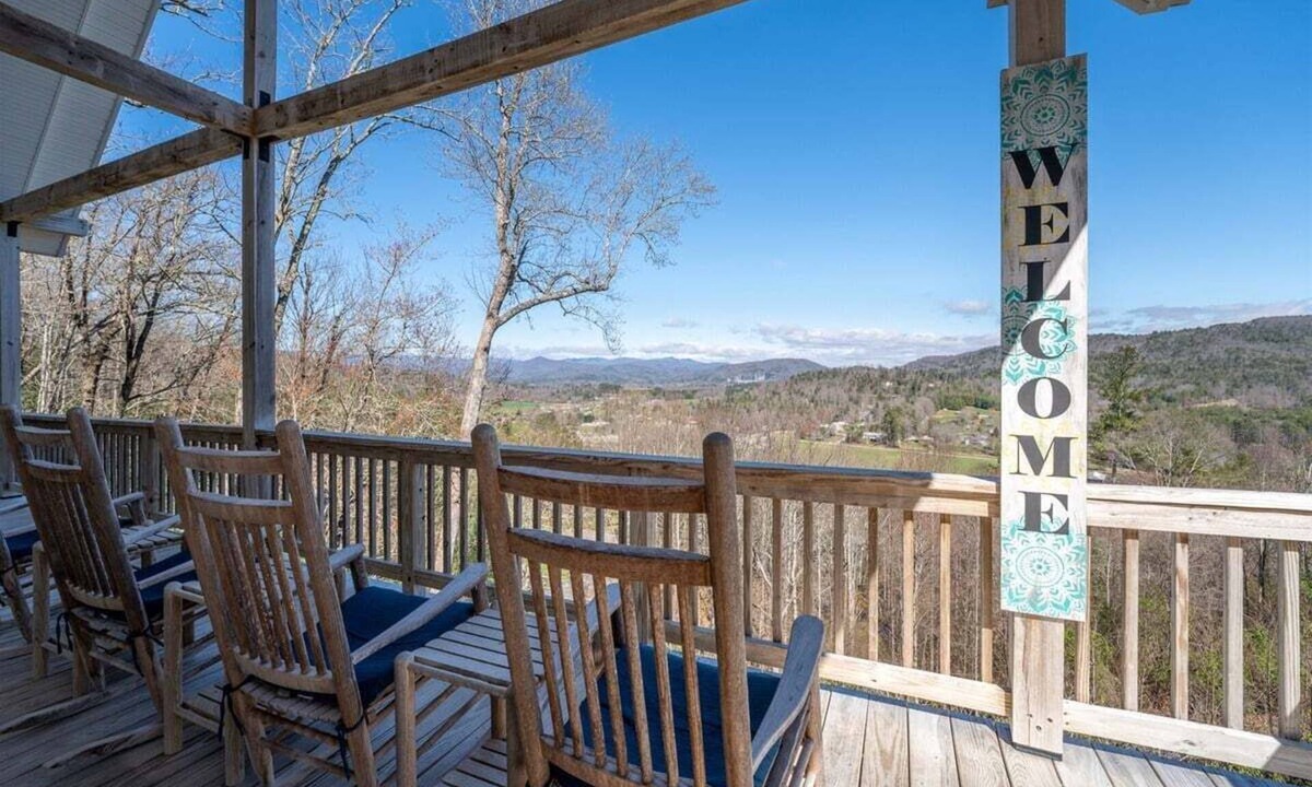 Penrose House | Chandler House - Custom Home with Mountain Views!