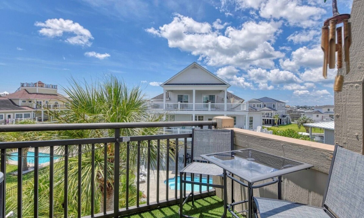 Gulf Stream Estates Condo | Channel Front 2 Bedroom Condo with a Pool! Across from the Ocean