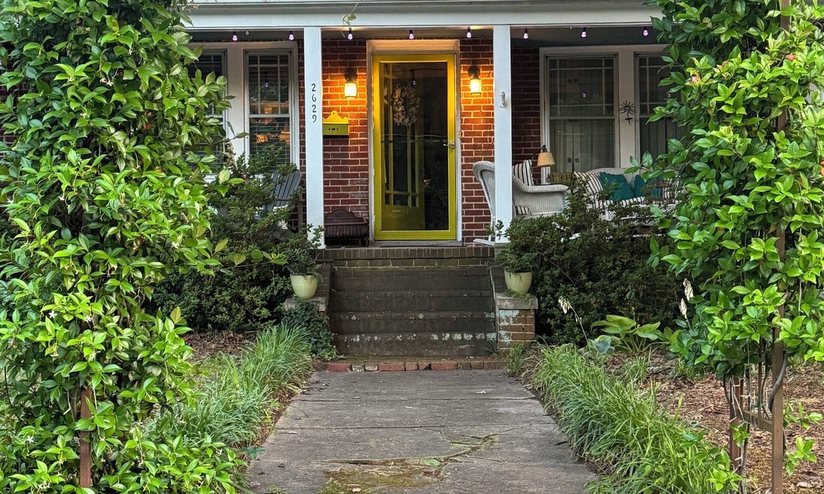Lindley Park Apartment | Charming 1 bedroom 1926 apt in historic Lindley Park is close to everything.