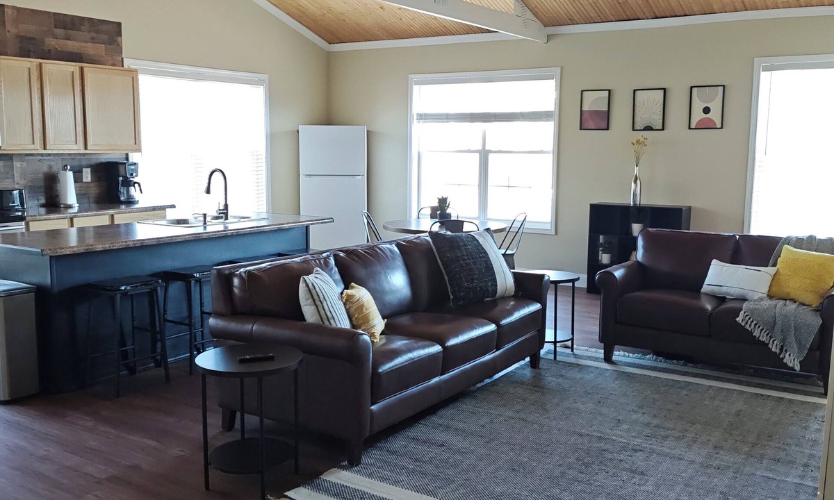 Charlestown House | Charming 1-bedroom carriage house in delightful Charlestown with WiFi, AC