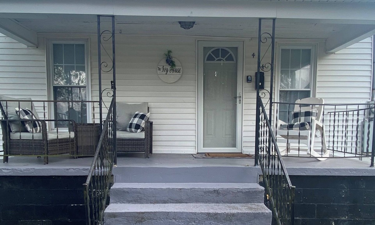 Greensburg House | Charming 2-bedroom house with WiFi, AC in welcoming Greensburg.