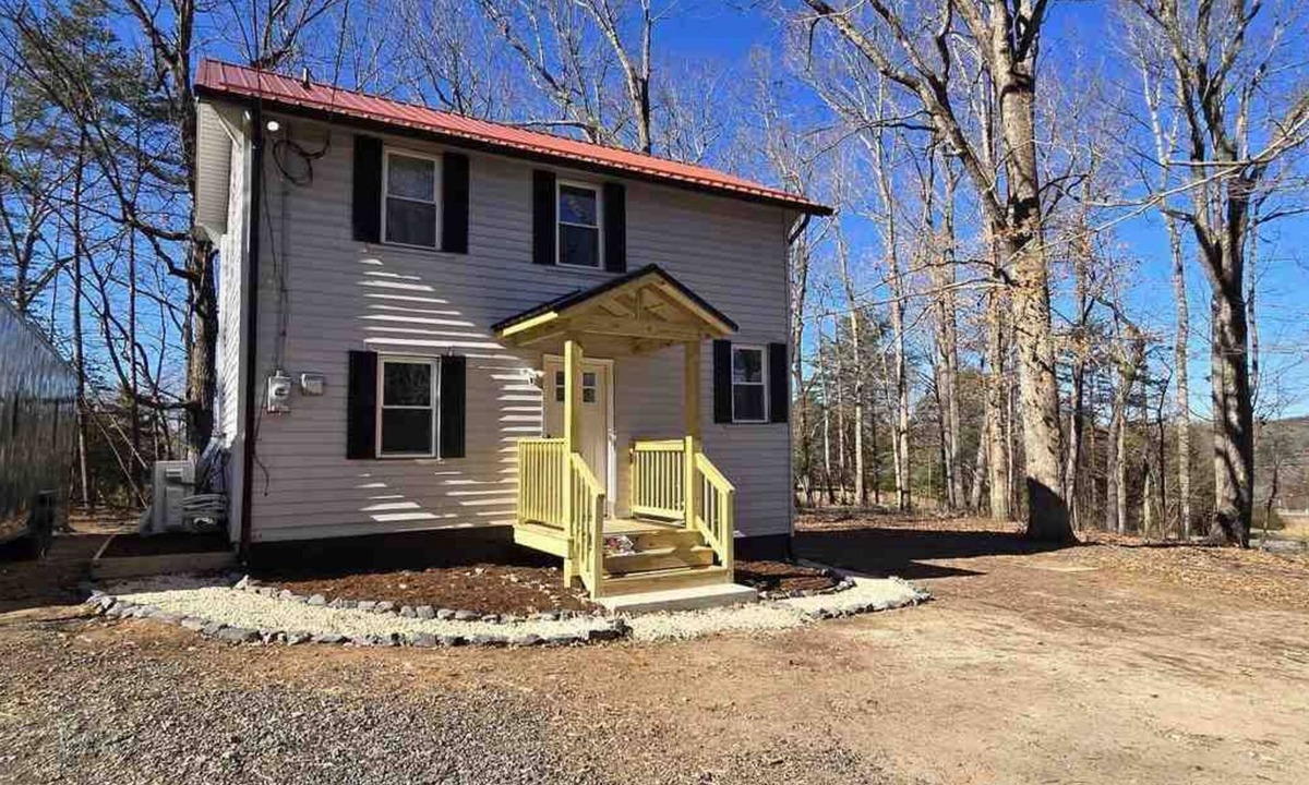 Chatmoss House | Charming 2-bedroom house in beautiful Chatmoss, VA AKA Martinsville,VA