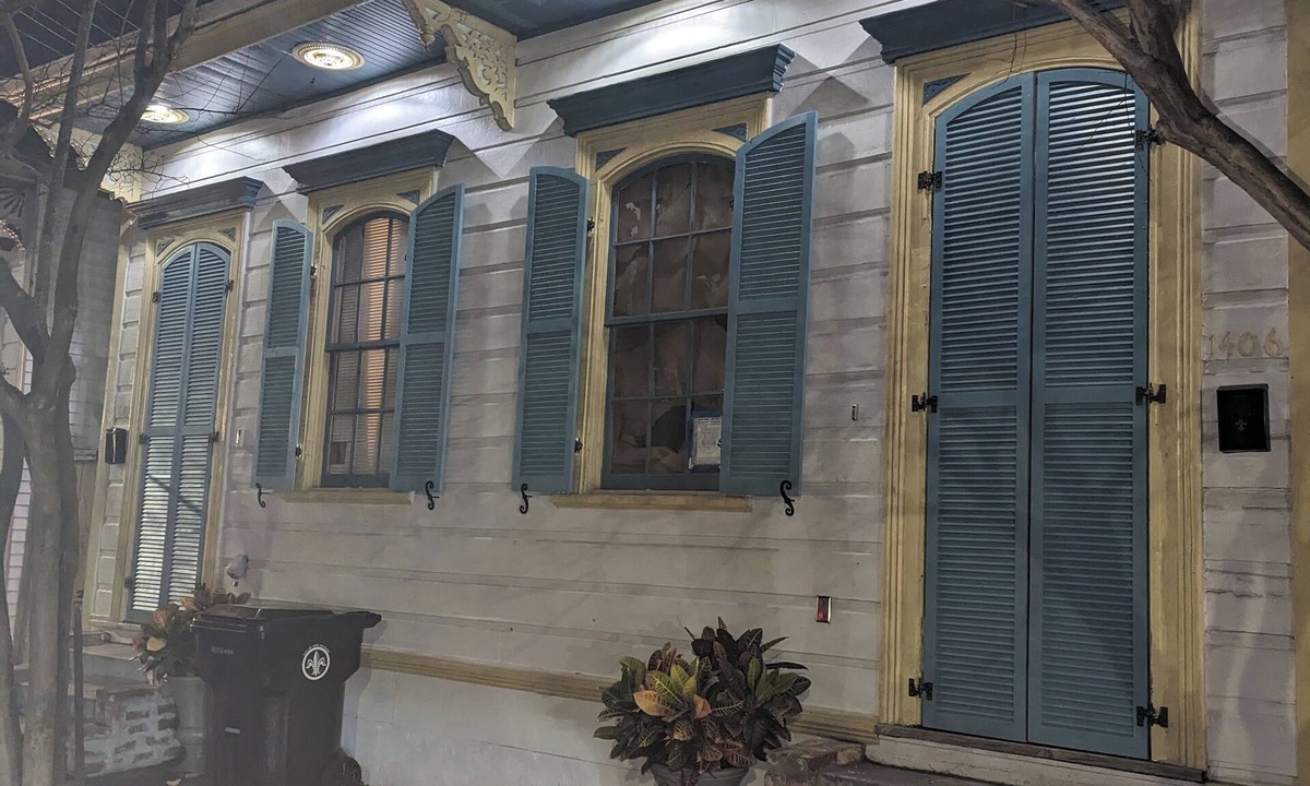 South 7th Ward House | Charming 2-bedroom Camelback Shotgun Double in the fabulous Treme Neighborhood