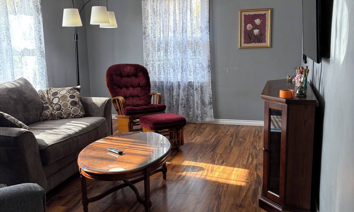 Nazareth House | Charming 3-bedroom house with a finished basement in wonderful Kalamazoo