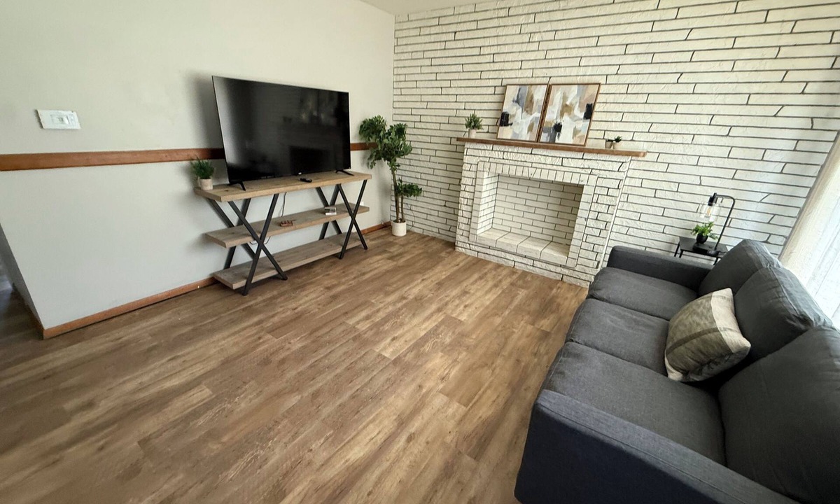 St. Peters House | Charming 3-bedroom house in St. Peters with AC and comfort