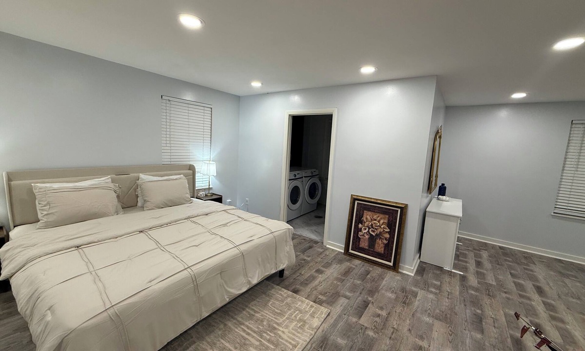 Airport Township House | Charming 3-bedroom house in wonderful St. Louis with AC