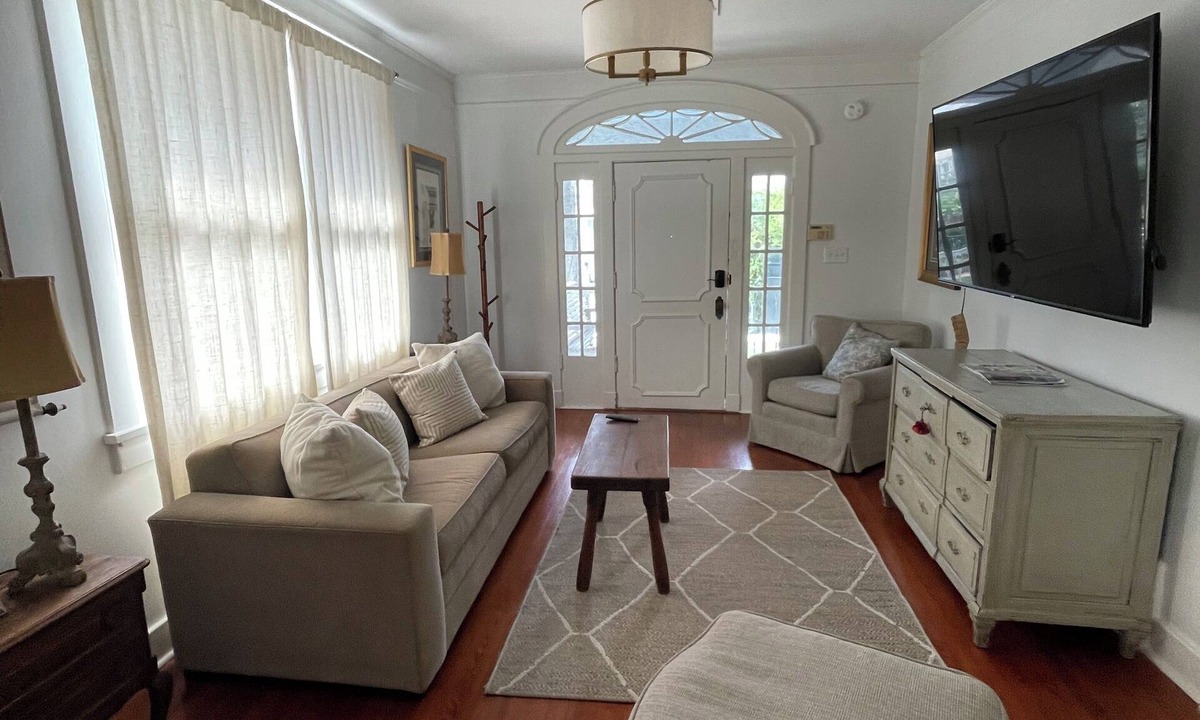 Audubon House | Charming 4-bedroom house with WiFi and AC in fantastic New Orleans