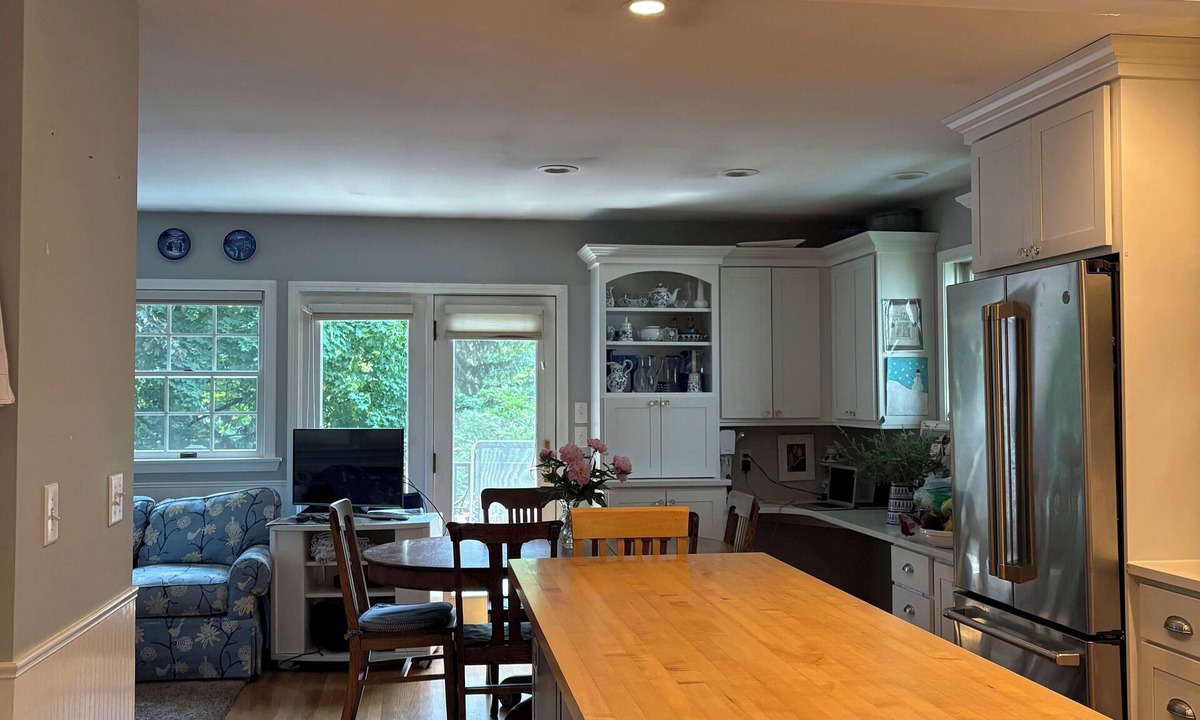 North Burns Park House | Charming Burns Park home, three bedroom, three bath, walk to campus, large deck