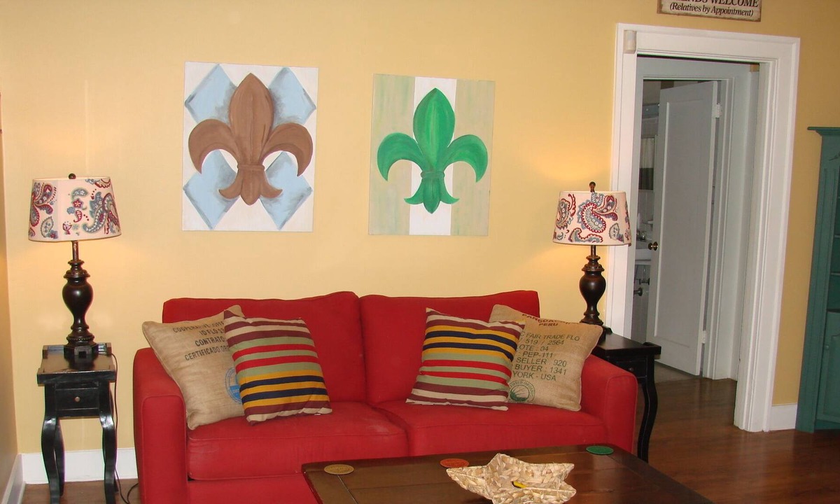 Touro Cottage | Charming casita, Uptown 1920's Bungalow - Walk to Streetcar