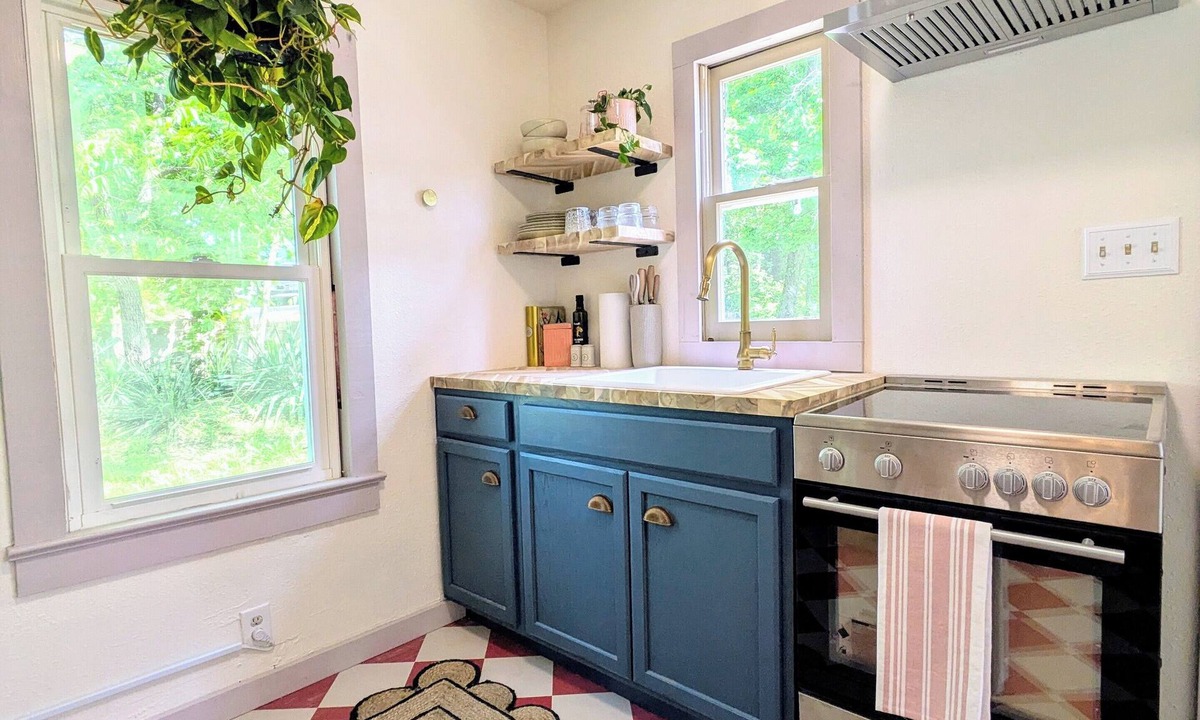 Waynesville Cottage | Charming Cottage with a View. Low Cleaning Fee. Close to Fort Leonard Wood.