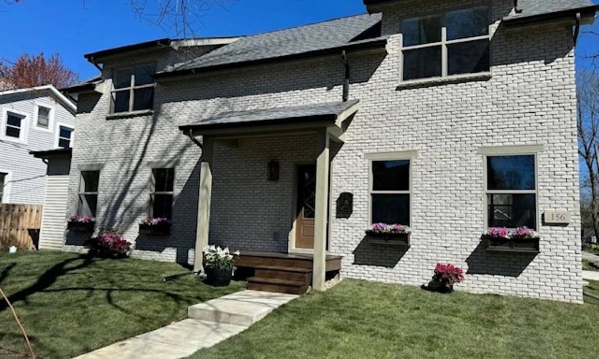Valparaiso House | Charming Downtown Retreat