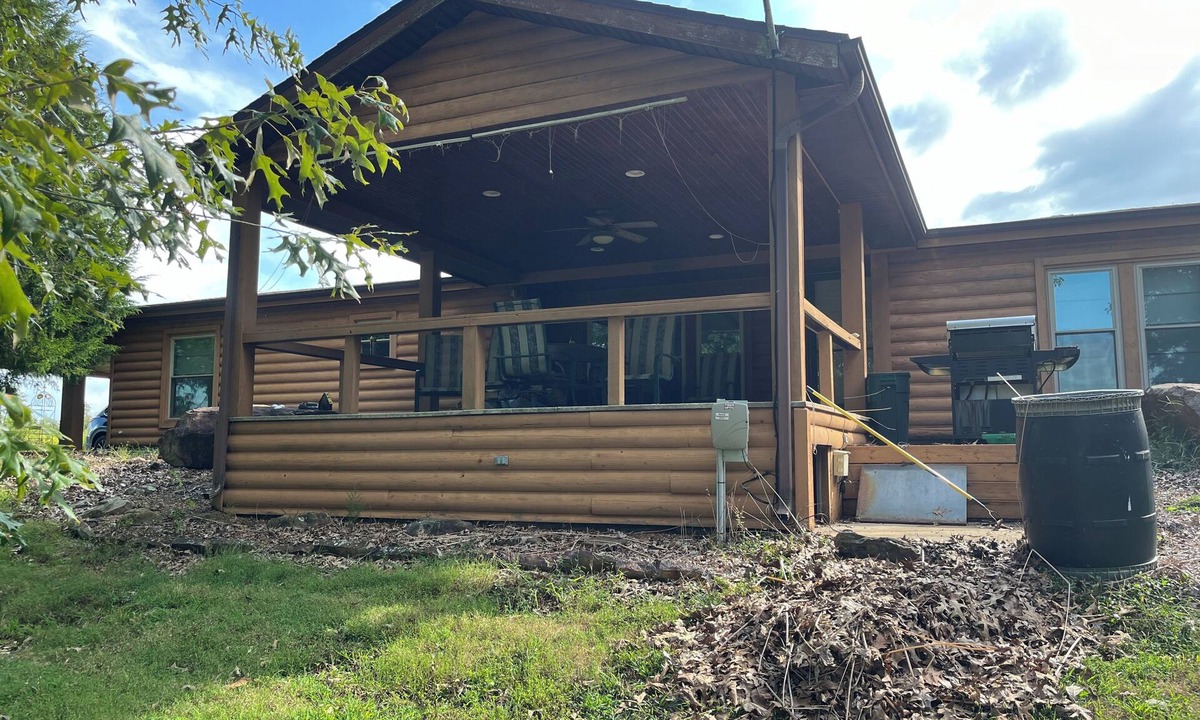 Golconda House | Charming farmhouse with AC in Shawnee National Forest- 3 bedrooms