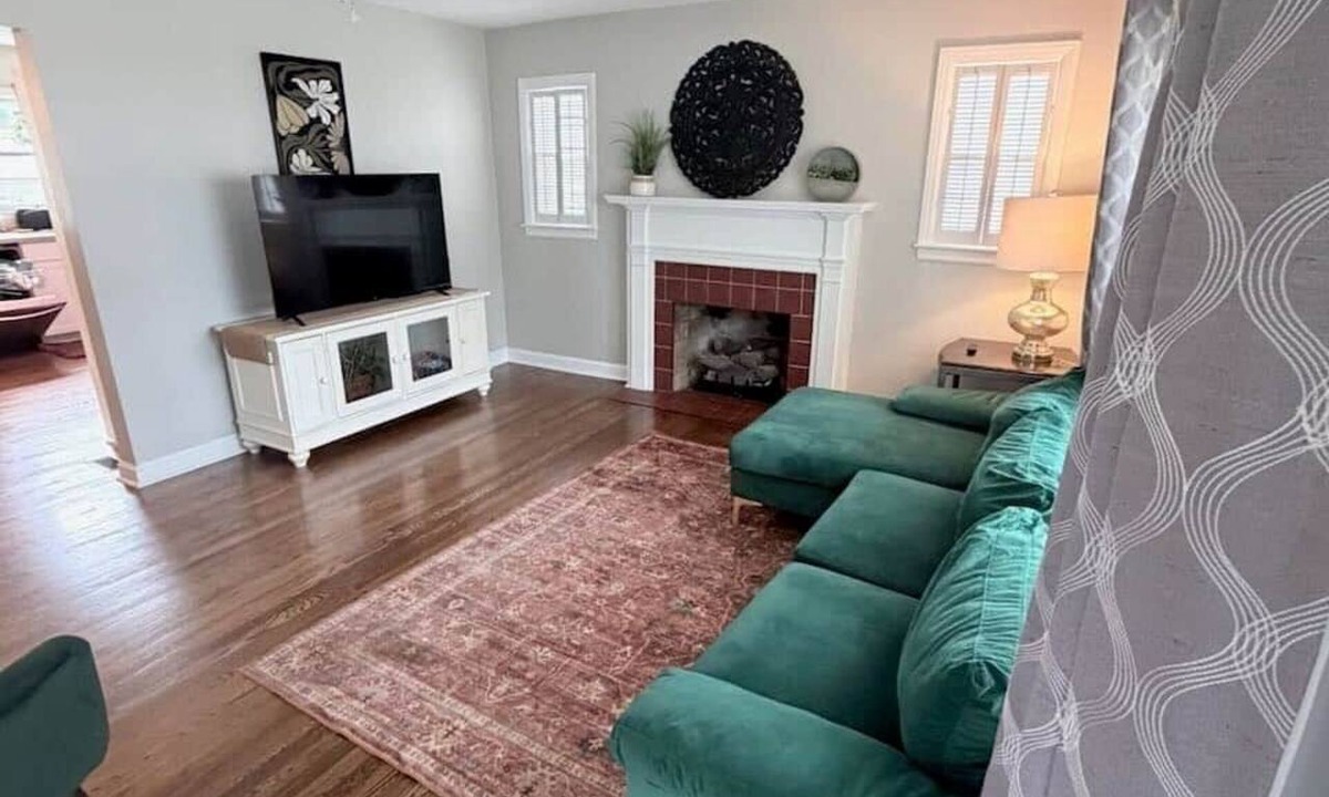 Lexington House | Charming Home in Southland – Cozy & Spacious!