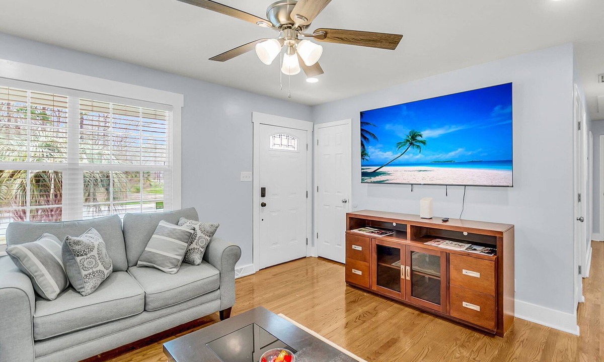 North Charleston House | Charming Home w/Patio | Near Downtown CHS