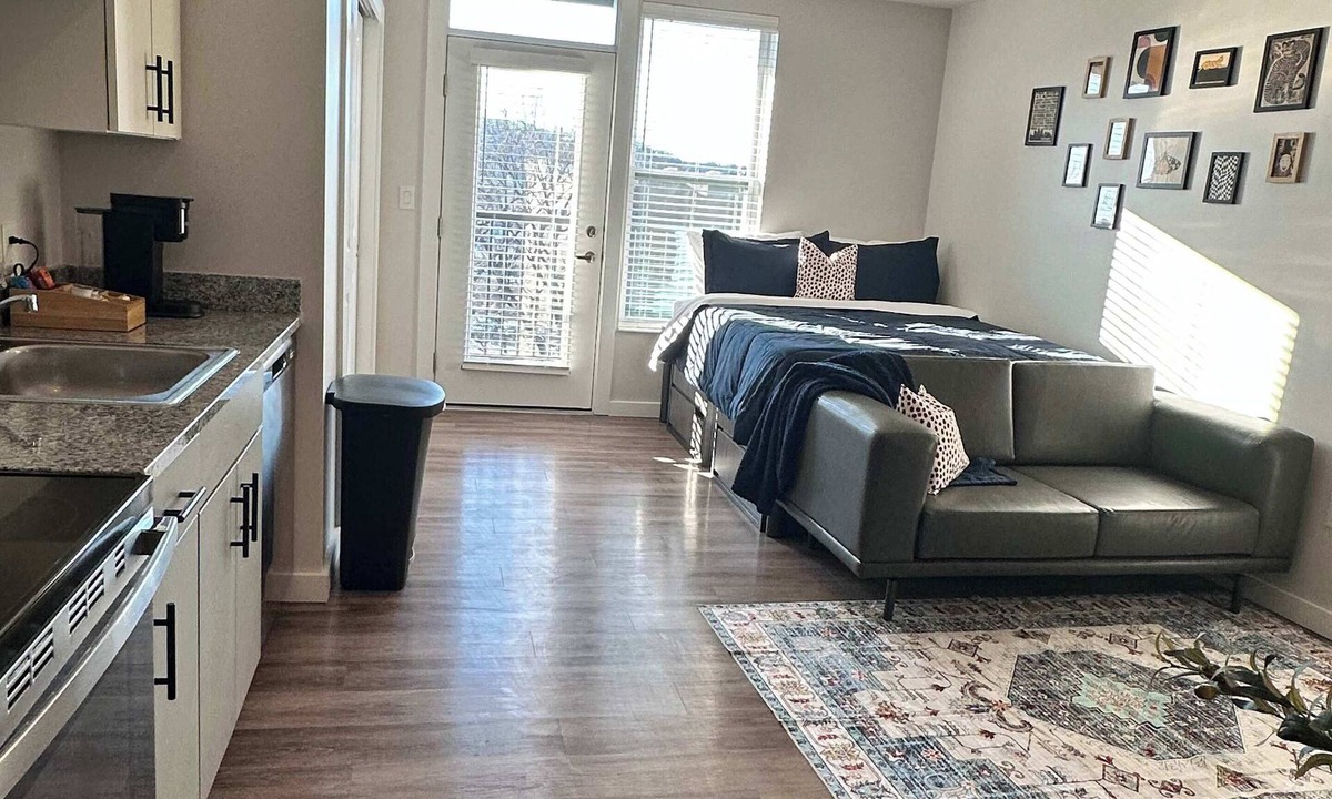 CUF Apartment | Charming Stay Near TQL & Paycor Stadiums