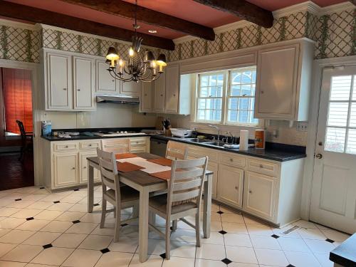 Goldsboro House | Chateau B