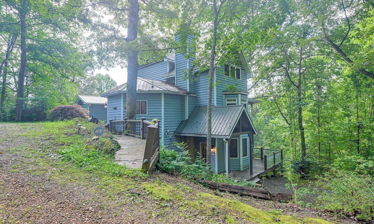 Franklin House | Chateaux-Style Franklin Retreat w/Sauna and More