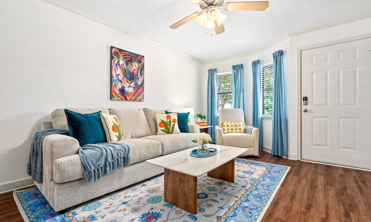 Auburn Apartment | Cheerful Auburn Getaway!