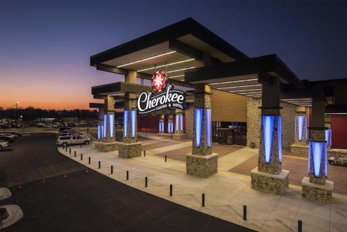 Roland Hotel | Cherokee Casino Hotel Roland