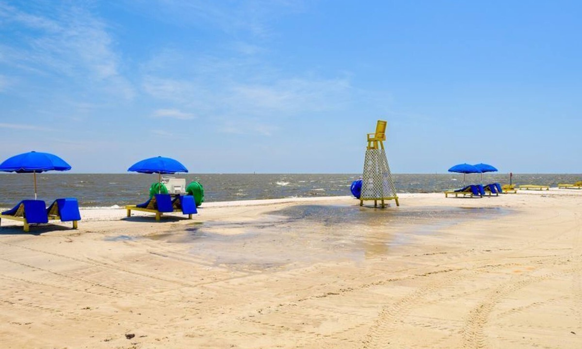 Gulfport House | Chic Coastal Haven + Walk to Beach + Rest + Casino