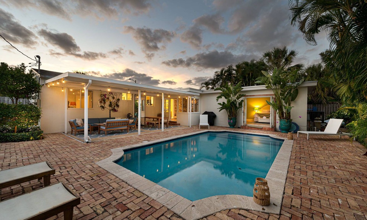 Southside House | Chic Pied-à-Terre + Private Pool in WPB