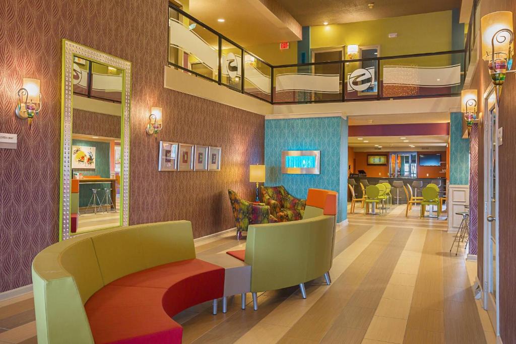 Evansville Hotel | Clarion Inn & Suites Evansville Eastland Area