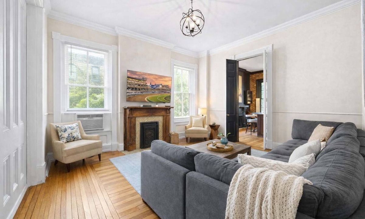 Limerick House | Classic & elegant Victorian home in Old Louisville