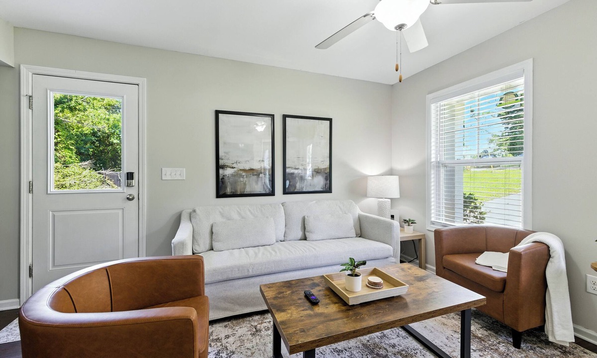 Clemson House | Clemson Weekend Rental- very close to campus, 4 Bedroom 3 Bathroom