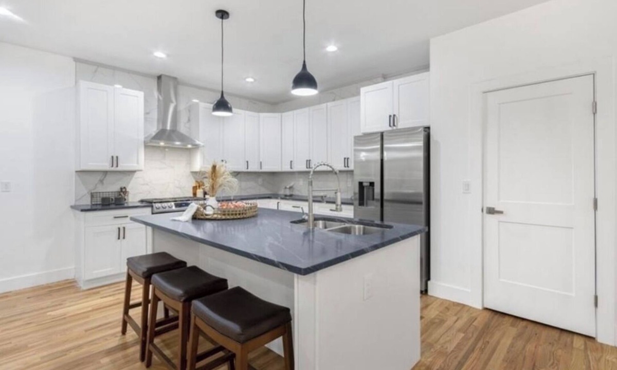 Knight Park House | Close 2 restaurants 4BR3BA.Heart of Atl West Midtown, soaking tub:walkBeltline!