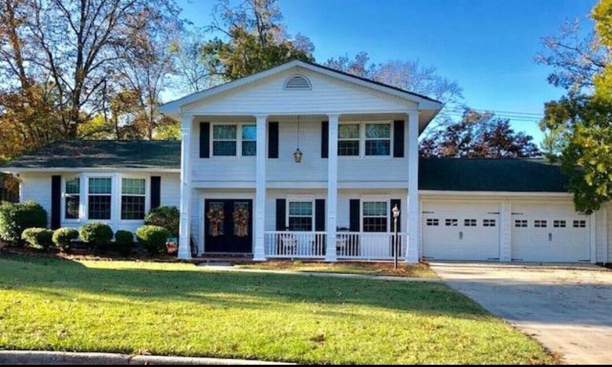 North Augusta House | Close to it all! 3.8 miles to the Masters!