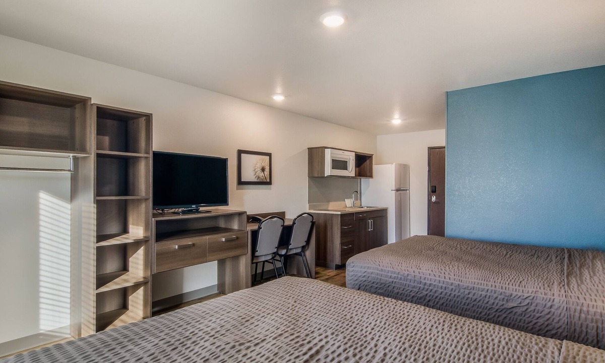 Greenville Hotel | Close to Michelin HQ & Paris Mountain Park! Pets Are Welcome, Free Parking!