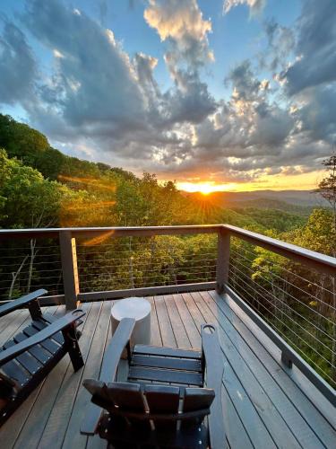 Sevierville House | Cloudchaser Cabin, Private, New Cabin, 2 Kings, Cozy, Modern, Hot Tub, View, Theater