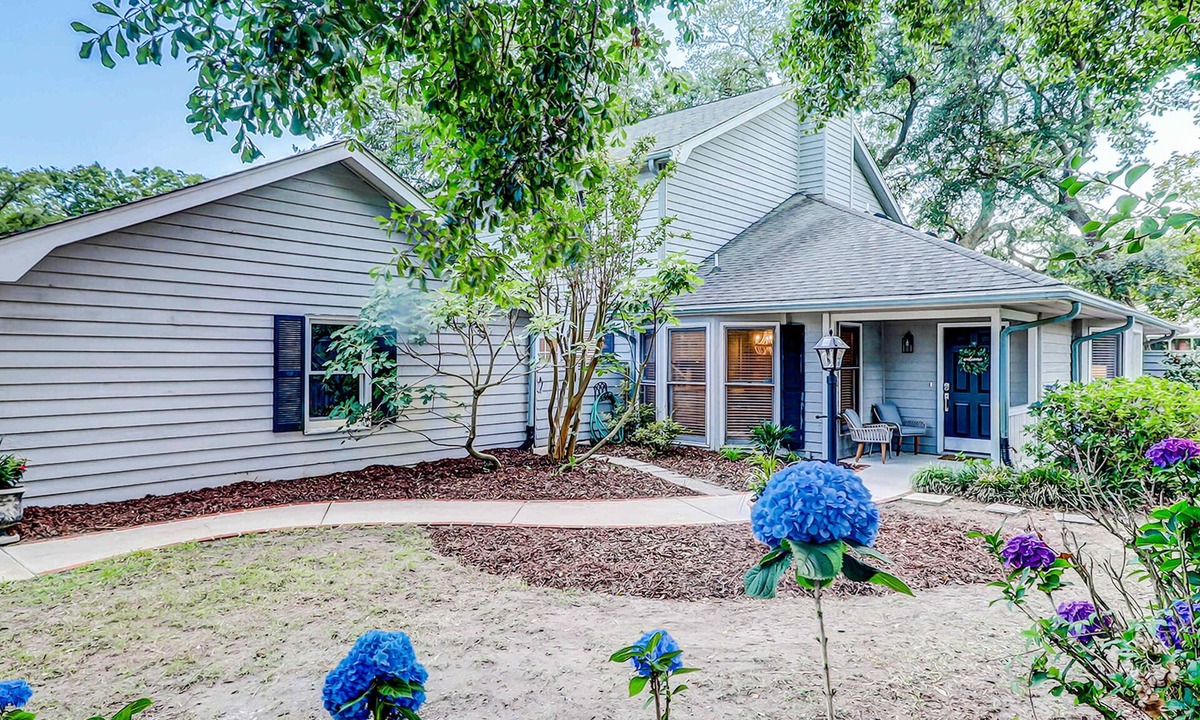Old Village House | Coastal cottage with yard, near shopping & dining in Old Village District