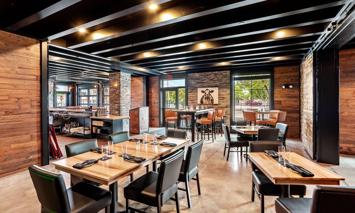 De Pere Hotel | Cobblestone Hotel & Suites - De Pere/Green Bay