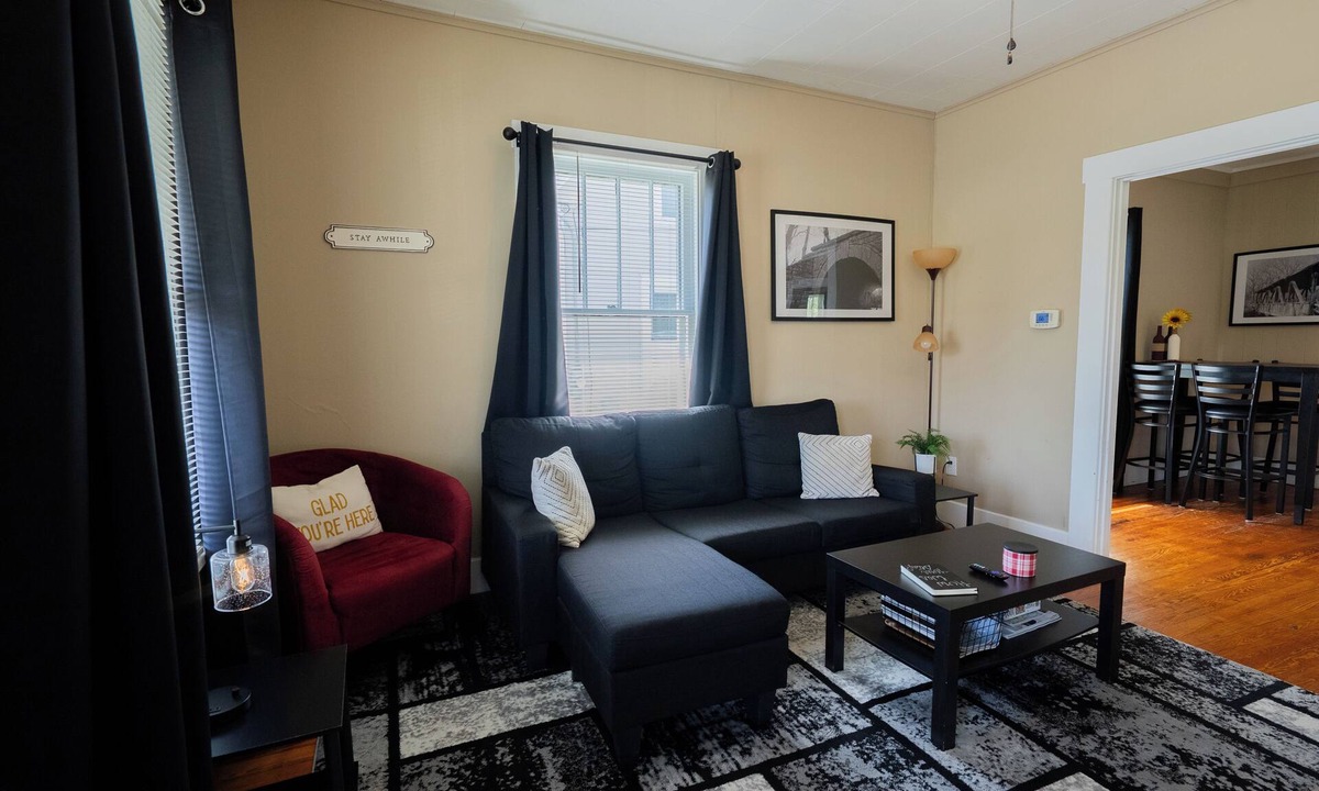 Wilmington House | College St. Cottage just 10 minutes from WEC.