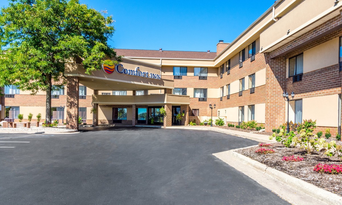 East Paris Hotel | Comfort Inn Airport Grand Rapids