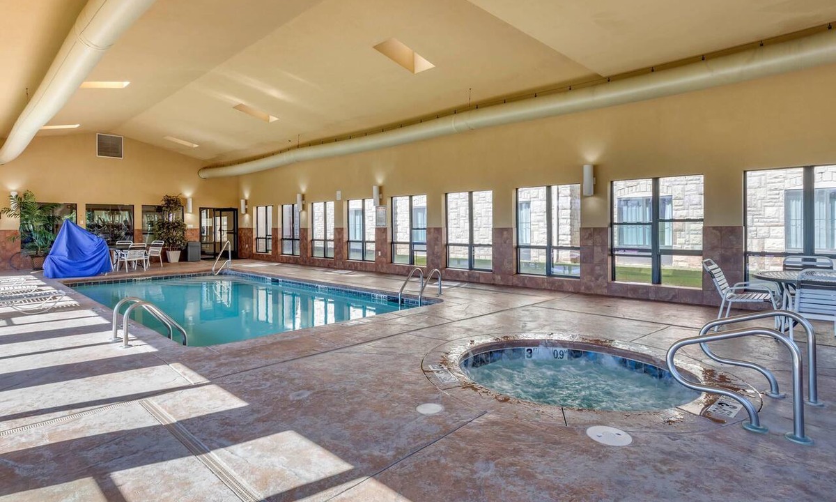 Russellville Hotel | Comfort Inn & Suites Russellville I-40