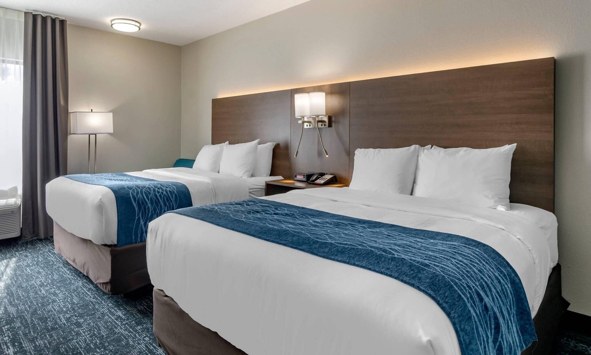 Troutville Hotel | Comfort Inn & Suites Troutville-Roanoke North