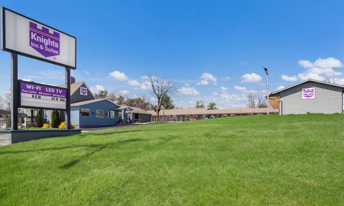 Salem Hotel | Comfortable Suites Near Hoosier National Forest & Local Attractions