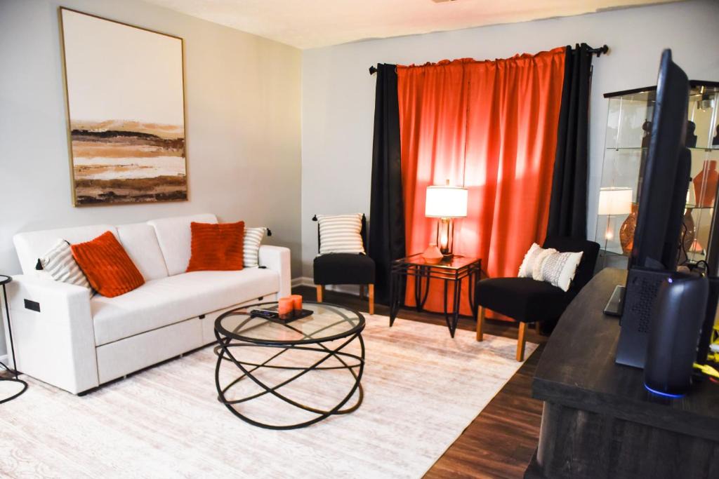 Hayfield Dundee Apartment | Comfy 2BR-1 Retreat in an ideal location Entire apartment or individual rooms avail