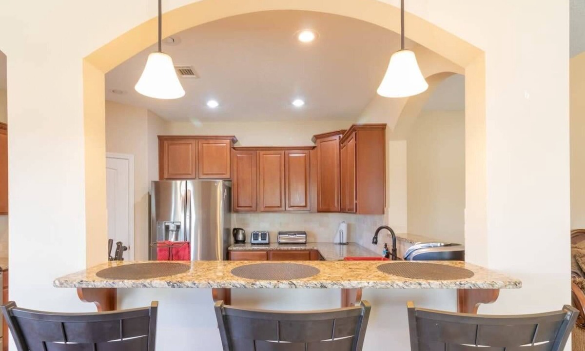 Fortson House | Comfy and Modern! - Wistful on Wisteria Lane