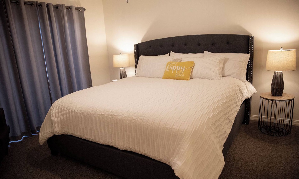 Cherokee Village Hotel | Condo 301 is a spacious two-bedroom/two-bathroom unit at Cooper's Pointe
