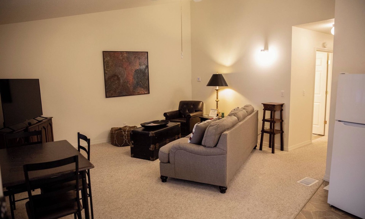 Cherokee Village Hotel | Condo 302 is a spacious two-bedroom/two-bathroom unit at Cooper's Pointe