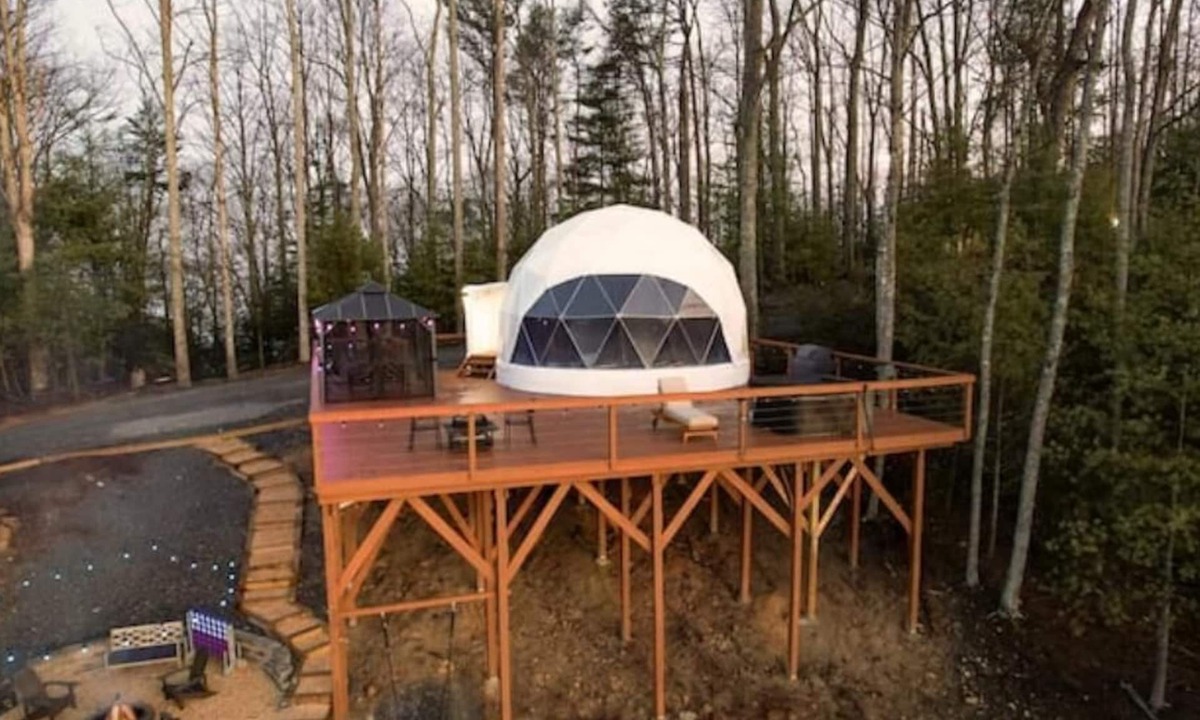 Hartford Boat Rental | Contrast Cove Dome in Smoky Mountains - GlampiTiN