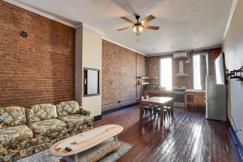 Marshall Apartment | Convenient Couples Retreat in Dtwn Marshall!