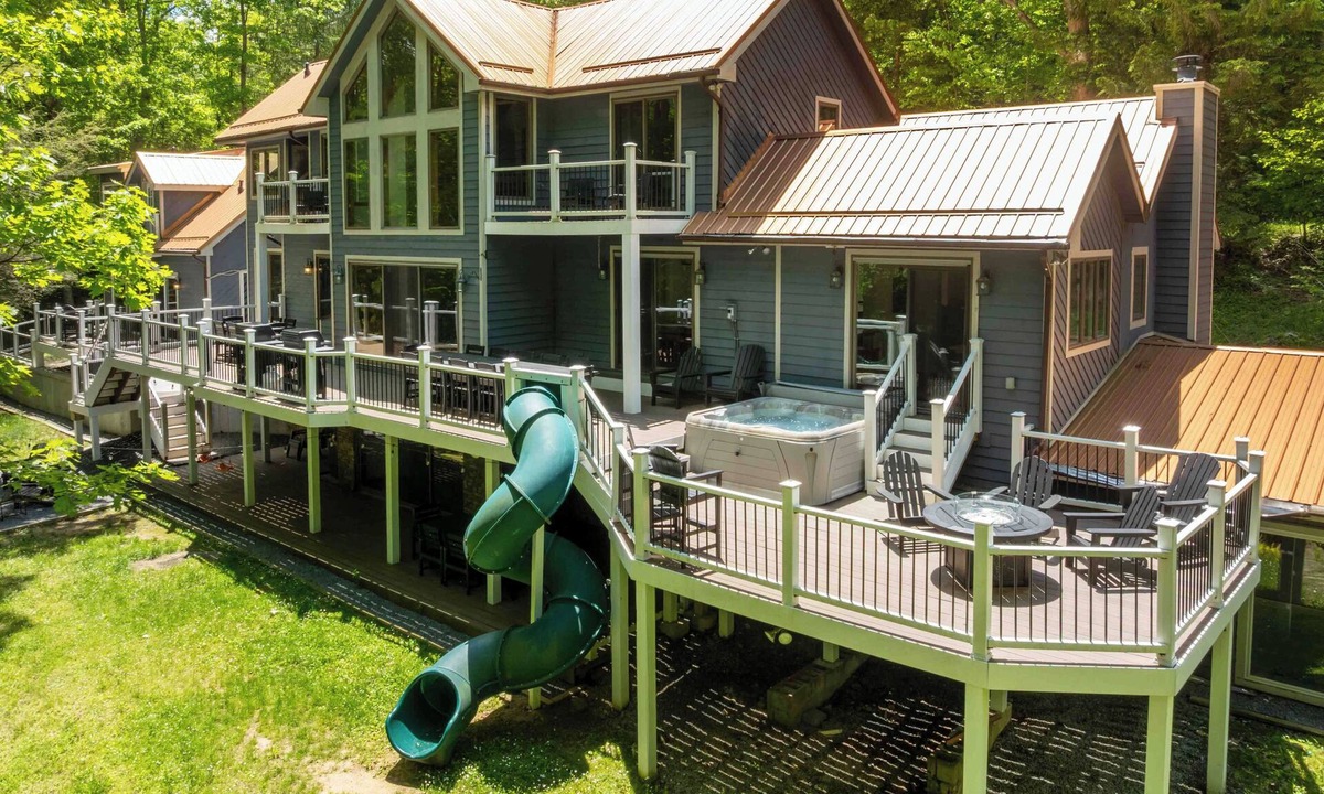 Oakland House | Copper Canoe | Indoor Pool, Hot Tub, Movie Theater