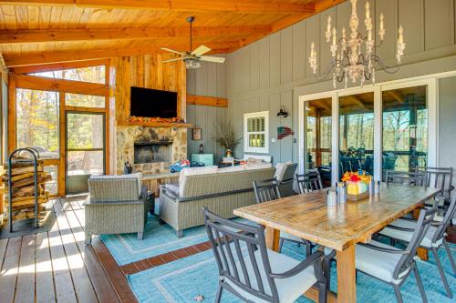 Ellijay House | 'Cork & Creek Cottage' w/Mtn & Pasture Views!