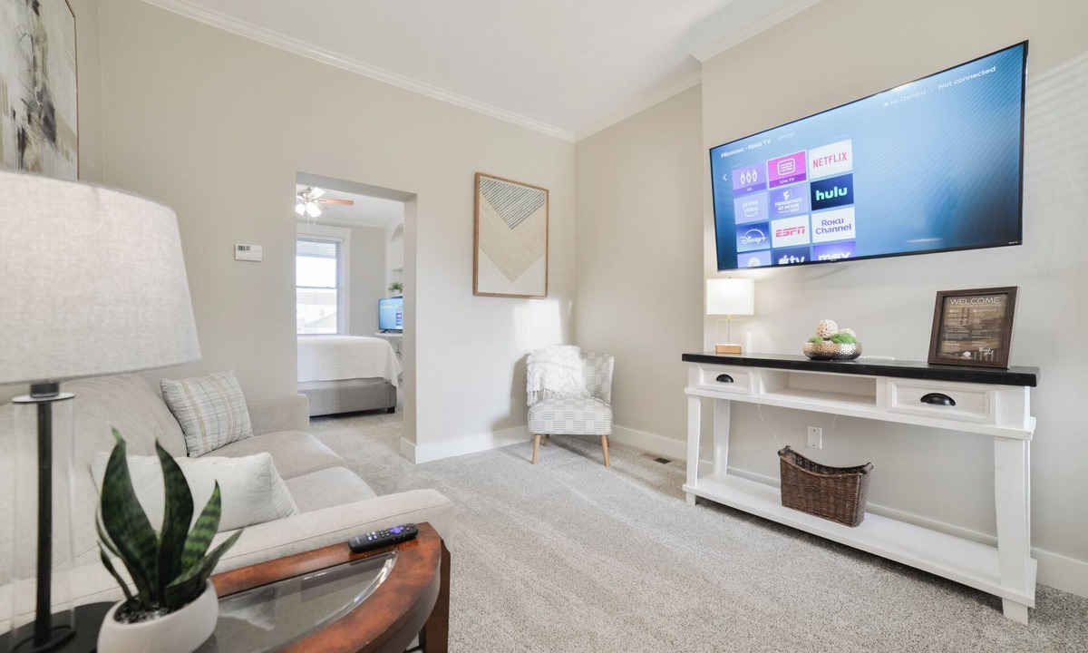 Cape Girardeau Apartment | Corporate Apartment | Fast Wi-Fi | Fenced Parking | Walkable | Riverfront